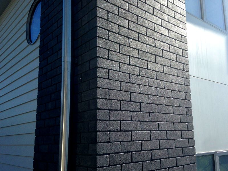 Designer House Brick Range Graphite Smooth 2 Island Block Pavers